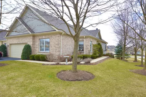 2015 Harrow Gate Dr, Woodstock, IL 60098