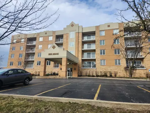 2260 S Grace St #308, Lombard, IL 60148