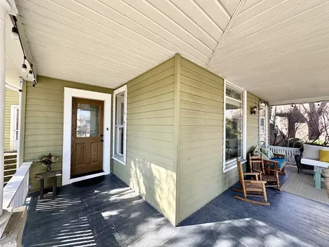 Exterior - 104 N Commonwealth Ave, Elgin, IL 60123 photo 5 of 9