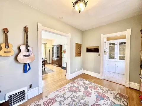 Entry Way - 104 N Commonwealth Ave, Elgin, IL 60123 photo 1 of 1