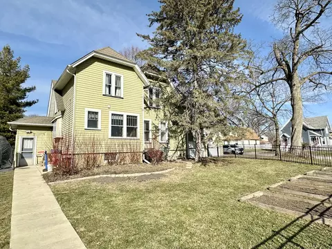 Exterior - 104 N Commonwealth Ave, Elgin, IL 60123 photo 8 of 9