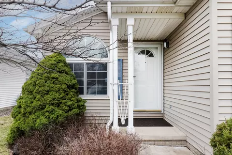 Exterior - 3510 Wegeng Dr, Bloomington, IL 61704 photo 3 of 10