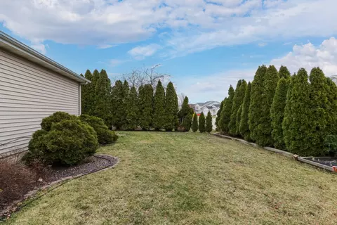 Exterior - 3510 Wegeng Dr, Bloomington, IL 61704 photo 10 of 10
