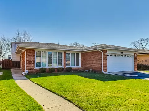 Exterior - 2173 Webster Ln, Des Plaines, IL 60018 photo 2 of 7