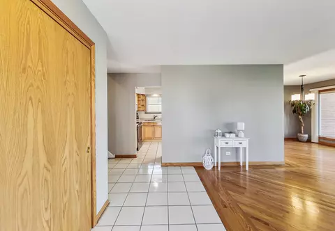 Entry Way - 2173 Webster Ln, Des Plaines, IL 60018 photo 1 of 2