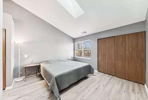 Bedroom - 918 Ridgefield Ln, Wheeling, IL 60090 photo 1 of 1