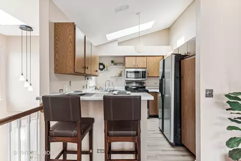Kitchen - 918 Ridgefield Ln, Wheeling, IL 60090 photo 3 of 3