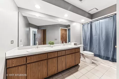 Bath - 918 Ridgefield Ln, Wheeling, IL 60090 photo 1 of 1