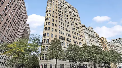 3300 N Lake Shore Dr #12C, Chicago, IL 60657