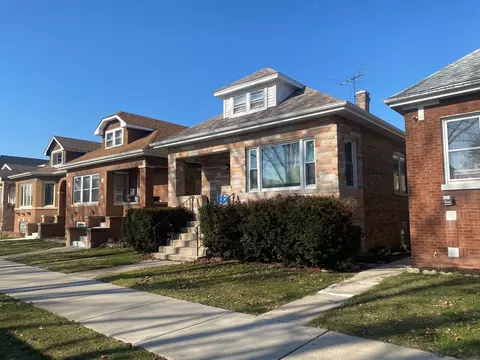 5716 W Roscoe St, Chicago, IL 60634