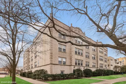 800 Dobson St #2, Evanston, IL 60202