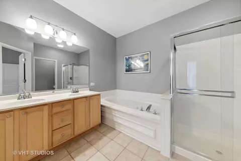 Bath - 2804 Waterfront Ave, Algonquin, IL 60102 photo 1 of 3