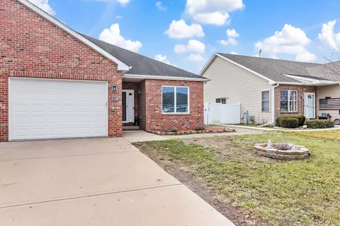 913 W Bergera Rd, Braidwood, IL 60408