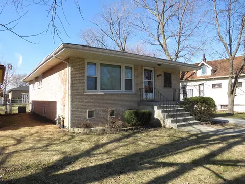9752 Rutherford Ave, Oak Lawn, IL 60453