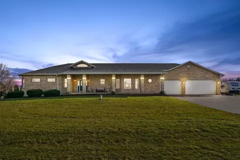 15606 Douglas Ave, Sandwich, IL 60548