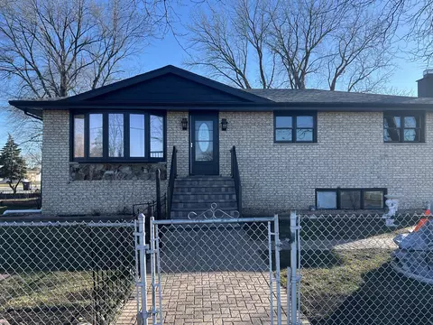 8300 S Oketo Ave, Bridgeview, IL 60455