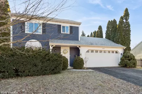 2356 Blue Spruce Ln, Aurora, IL 60502