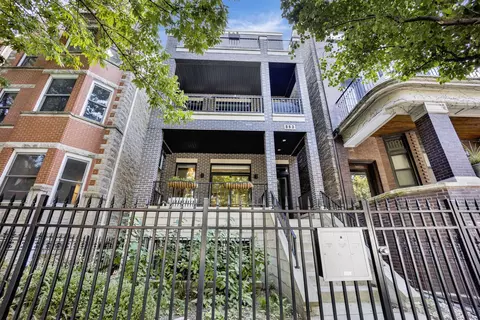 863 W Wrightwood Ave #1, Chicago, IL 60614