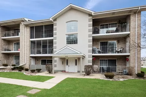 9150 W 95th St #3B, Hickory Hills, IL 60457