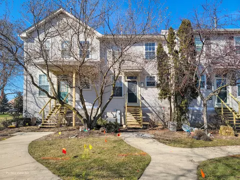536 Littleton Trl #34-2, Elgin, IL 60120