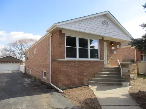 10421 S Tripp Ave, Oak Lawn, IL 60453