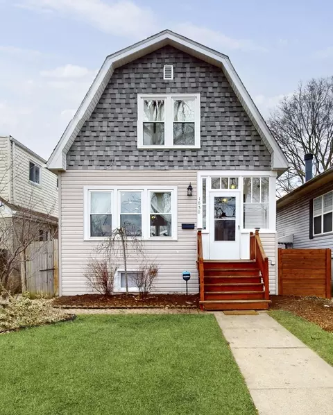 1830 Laurel Ave, Evanston, IL 60201