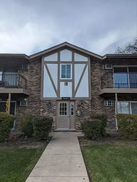9 S S220 S Frontage Rd #211, Willowbrook, IL 60527