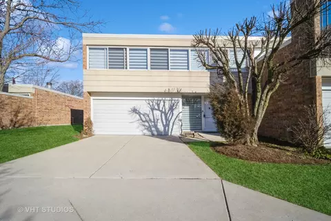 15 Wellington Rd, Northbrook, IL 60062