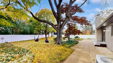 Exterior - 2140 Pfingsten Rd, Northbrook, IL 60062 photo 5 of 11