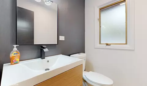 Bath - 2140 Pfingsten Rd, Northbrook, IL 60062 photo 4 of 4