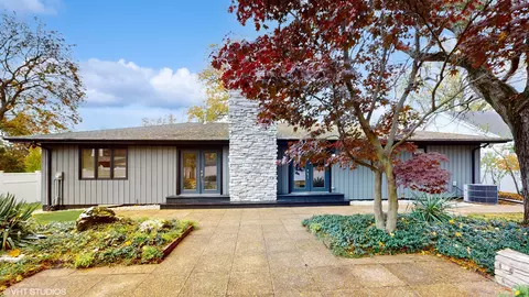 Exterior - 2140 Pfingsten Rd, Northbrook, IL 60062 photo 8 of 11
