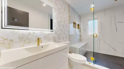 Bath - 2140 Pfingsten Rd, Northbrook, IL 60062 photo 1 of 4
