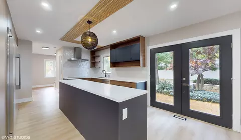 Kitchen - 2140 Pfingsten Rd, Northbrook, IL 60062 photo 2 of 4
