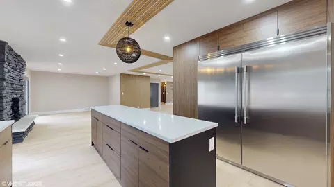 Kitchen - 2140 Pfingsten Rd, Northbrook, IL 60062 photo 3 of 4
