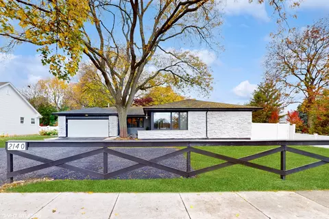 2140 Pfingsten Rd, Northbrook, IL 60062