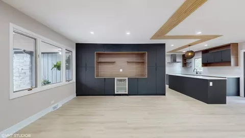 Kitchen - 2140 Pfingsten Rd, Northbrook, IL 60062 photo 1 of 4