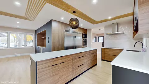 Kitchen - 2140 Pfingsten Rd, Northbrook, IL 60062 photo 4 of 4