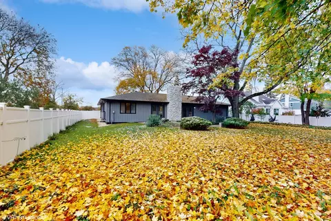 Exterior - 2140 Pfingsten Rd, Northbrook, IL 60062 photo 9 of 11