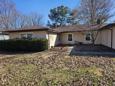 2400 Austin Dr, Springfield, IL 62704