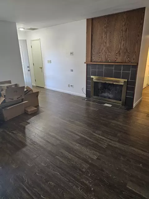 Living - 2400 Austin Dr, Springfield, IL 62704 photo 1 of 3
