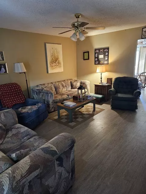 Living - 2400 Austin Dr, Springfield, IL 62704 photo 3 of 3