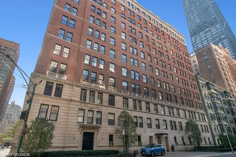 237 E Delaware Pl #2A, Chicago, IL 60611