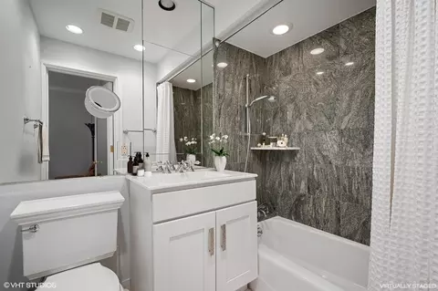 237 E Delaware Pl #2A, Chicago, IL 60611 photo 10