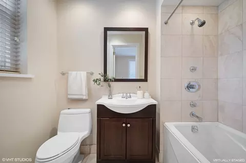 237 E Delaware Pl #2A, Chicago, IL 60611 photo 12