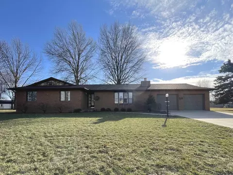 1044 E Market St, Hennepin, IL 61327