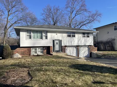 29 W342 Lee Rd, West Chicago, IL 60185
