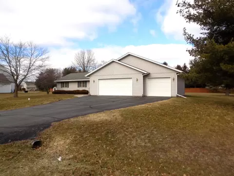 Exterior - 4252 Waltham Rd, Roscoe, IL 61073 photo 3 of 7