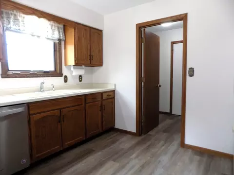 Kitchen - 4252 Waltham Rd, Roscoe, IL 61073 photo 5 of 8