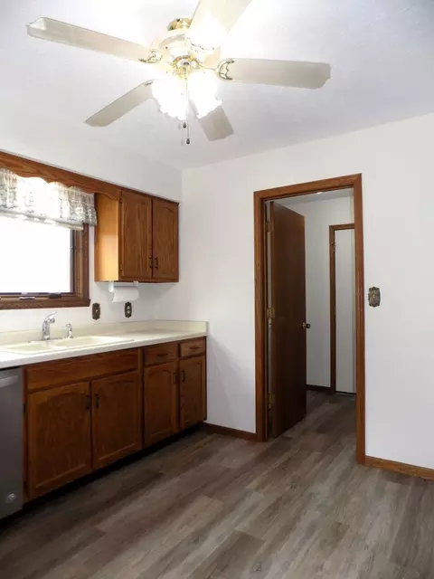 Kitchen - 4252 Waltham Rd, Roscoe, IL 61073 photo 3 of 8