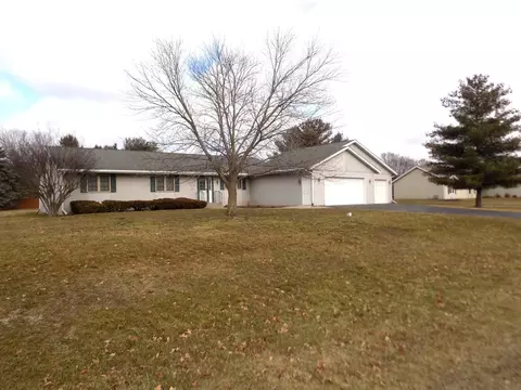 Exterior - 4252 Waltham Rd, Roscoe, IL 61073 photo 2 of 7